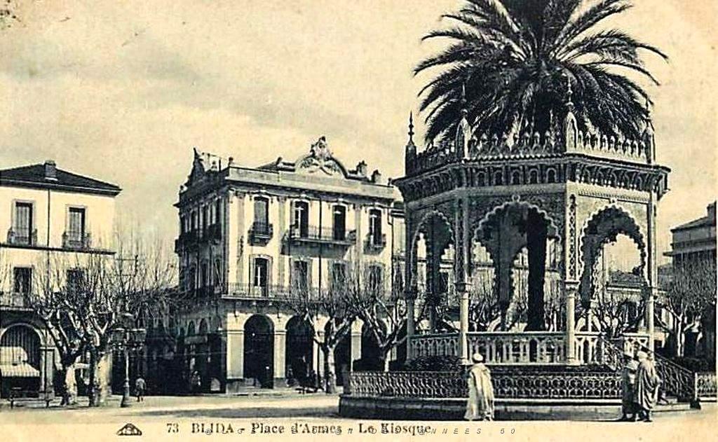 Blida- Kiosque 02.jpg
